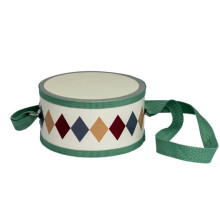 Giocattolo musicale - MAMAMEMO - Tamburo Arlecchino - Legno - Verde - Con bacchetta