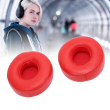 Coussins d’oreille rouges pour casque on-ear, peau de mouton et mousse à mémoire de forme.