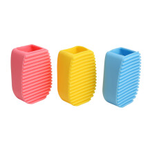 Tábua de lavar roupa mini de silicone antiderrapante com design de toque suave e alças vazadas. Remove manchas com eficácia, é ideal para viagens