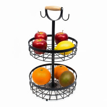 Zweistöckiger Obstkorb aus Metall mit Bananenhaken