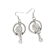 Fashion Forward Swirls Tropfenohrringe aus silberfarbener