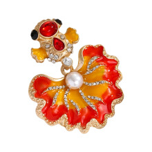 Broche carpe réglable avec strass, Accent culturel, Styles-Rouge