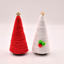 Árvore de Natal boêmia feita com escova de garrafa de fio e base de lã1