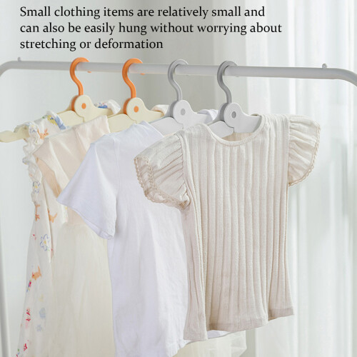 4-Pack Foldable Travel Hangers with Built-in Clips 2