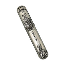 Retro Metal Needle Holder Decorative Thread And Needle-Silver