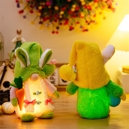 Lampadario a forma di gnomo pasquale con luce LED e cappello giallo 1