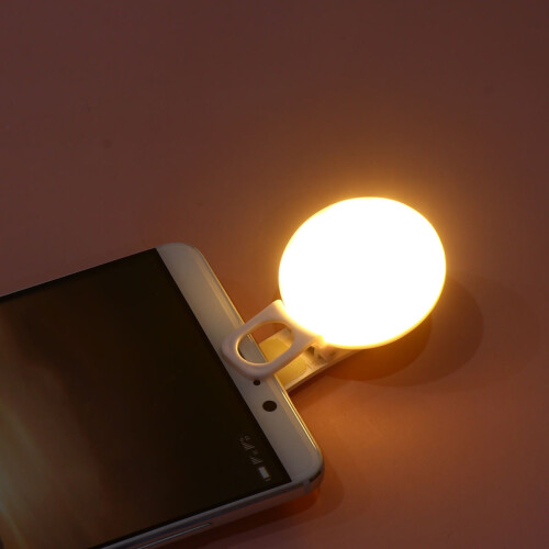 Anello luminoso a LED portatile con clip per smartphone e tablet. 2