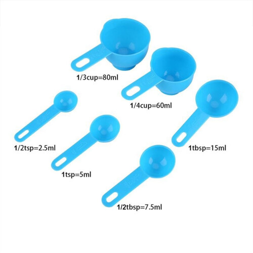Set di 7 misurini e cucchiai dosatori in plastica 2