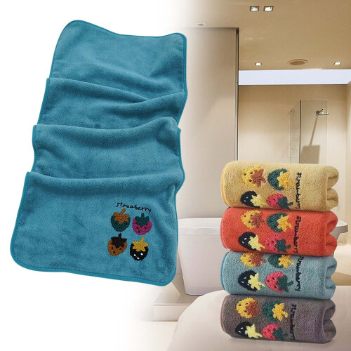 Toalha de banho de coral fleece com estampa de morango, 68,5 x 137 cm (27 x 54 polegadas).