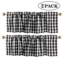 Balenie 2 kusov károvaných polyesterových volánkov, 40 cm x 136 cm, vrecko na prút