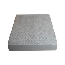Gewatteerd hoeslaken voor een tweepersoonsbed - Zachte polyester matrashoes