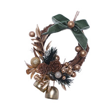 Rotan kerstkrans met bellen, strikken, dennenappels,-2