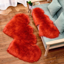 Heart-shaped plush rug runner, soft cozy floor mat for bedroom/living room, Valentine’s Day decor, red, 27.5x13.7 in, compatible with home decor