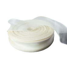 Ruban en maille élégant à bords festonnés, idéal pour les-Beige
