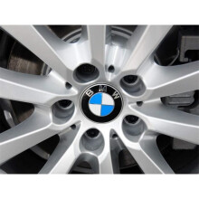 68 mm:n logolla ja tunnuksella varustetut pyöränkapselit, keskikapselit BMW:lle, 4 osaa
