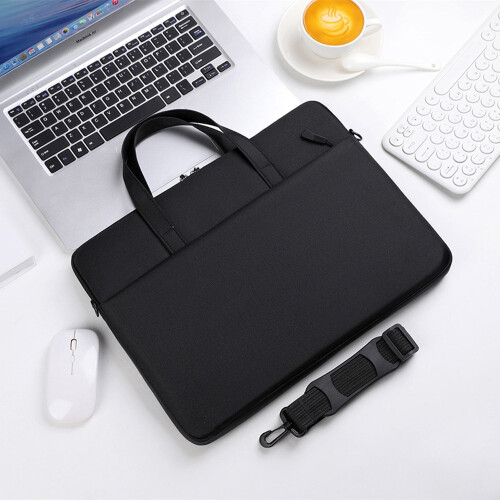 Brašna na notebook Tenká 15,6" černá s rukojetí a popruhem 2