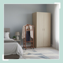 Bamboe kledingstandaard met hangers en wielen
