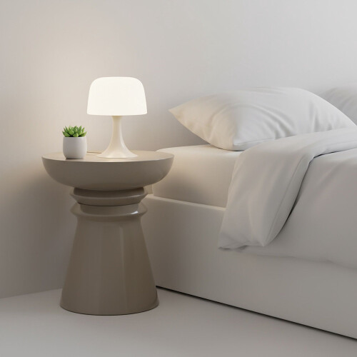 Odkládací stolek a stolička, design šachových figurek 2