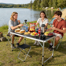 Opklapbare campingtafel met 4 krukjes, in hoogte verstelbaar.