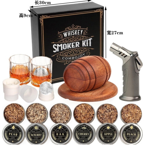 (B) Set di botti di legno per cocktail e whisky, con strumento per miscelare.