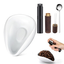 (C) Vassoio di misurazione in ceramica verde per chicchi di caffè, misurino per polvere di caffè, vassoio per chicchi tostati