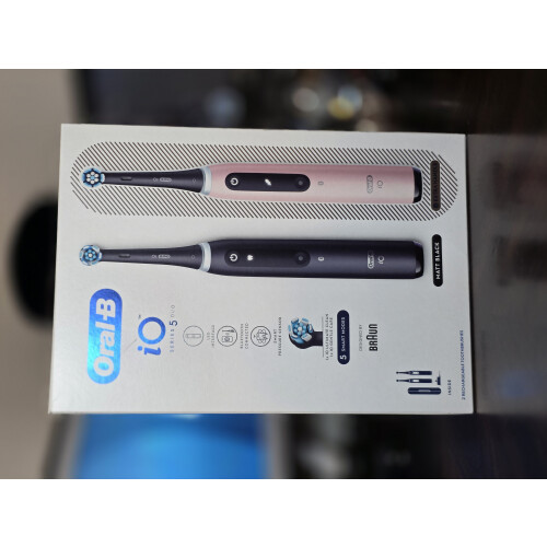 Oral-B iO5 2x Electric Toothbrushes Adults RRP 450