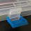 Caja rectangular transparente para guardar pinceles con tapa abatible. 5