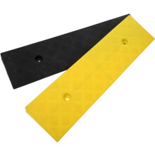 Set di 2 rampe in gomma per marciapiede e soglia, altezza 3 cm, colore giallo e nero.