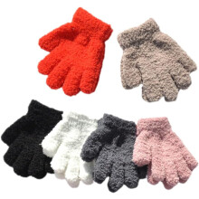 Lot de 6 paires de gants d'hiver thermiques tricotés pour garçons et filles, taille S, parfaits pour le ski et confortables.