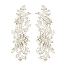 Par de apliques bordados em renda floral na cor champanhe