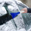 Auto-Eiskratzer und Schneeschaufel mit Griff, tragbarer langer Eiskratzer 4