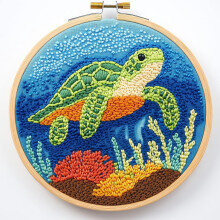 Nålstanskit med havssköldpaddsdesign 20x20cm