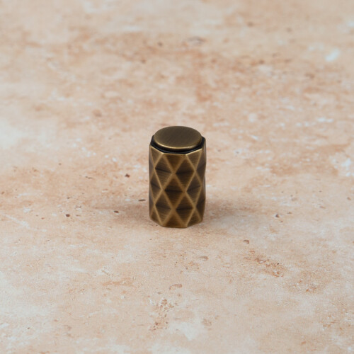 20mm Antique Brass Diamond Cut Knob 2