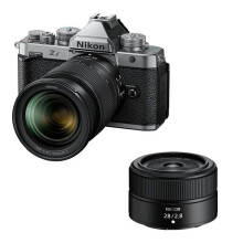 NIKON Zf Zilver + Objectief Z 24-70mm f/4 S + Z 28mm f/2.8