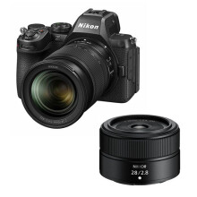 NIKON Z5 II + Z 24-70mm f/4 S Objectief + Z 28mm f/2.8