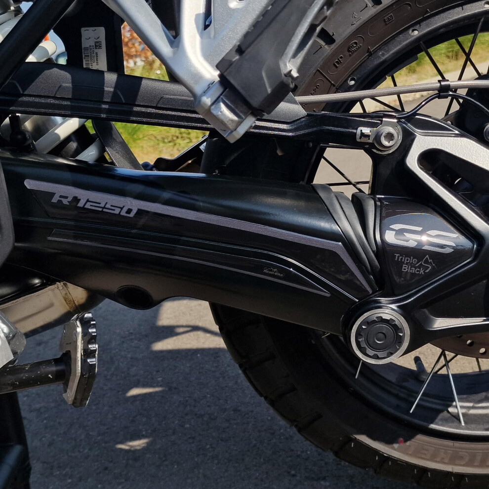 Resin Bike Motorcycle 3D Stickers Compatible With Bmw R 1250 Gs - Gs Adventure Triple 2021-2024. Swingarm Protections From Impact And Scratches. Black 5051226085116