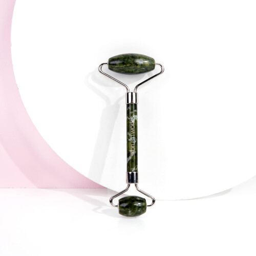 Brushworks HD Jade Roller 1