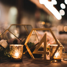 2X 1-20 Zahlen Holzschilder Hochzeit Sechseck Tischnummer Holztisch Zahlen Rustikale Hochzeit Engagement Sitz Zahlen