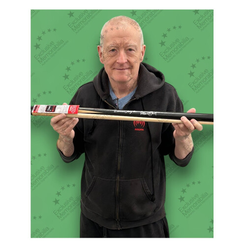 Luca Brecel, Dennis Taylor & Steve Davis Signed Snooker Cue 2
