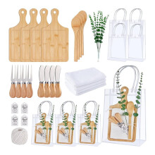 4-Pack Babyshowerpriser för Vinnarna, Bambuostbricka, Sked, Gaffel, Smörspridare, Rutig Handduk, Tackkort