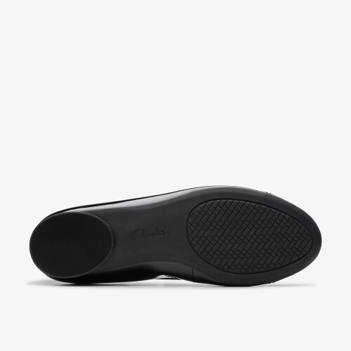Clarks (Fit Type[Shoes], Shoe Size) Loreleigh Rae Black Pat 2