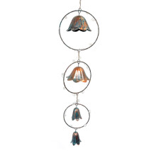 Campana de viento solar de cobre con luces LED para jardín.
