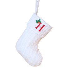 Meia de Natal com a inicial H, em tricô vermelho e branco, 20 cm