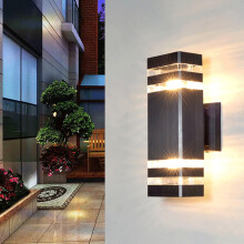 Applique murale extérieure moderne – Noire, étanche IP65, culot E27
