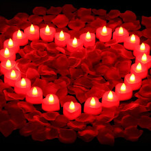 Conjunto de velas LED em formato de coração e pétalas de rosa artificiais