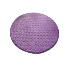 Alfombra de poliéster ultrasuave y afelpada de 80x80 cm.