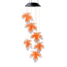 Solarbetriebene Ahornblatt-Windspiel-LED-Gartenlampe