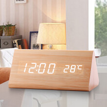 Réveil numérique LED en bois avec date, température et 3 autres fonctions