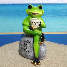 Statuette de grenouille en résine assise sur une pierre, buvant du café - 1 pièce