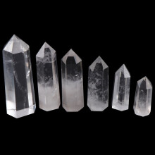 Baguette pointue en cristal de quartz clair – Obélisque hexagonal